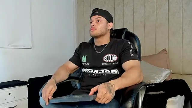 Snapshot of jeicob_gagnon chatting on 13, 10, 2025 jeicob gagnon online show from 13, 10, 2025