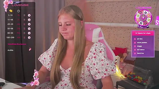 Miss Esmiie online show from 30, 1, 2025