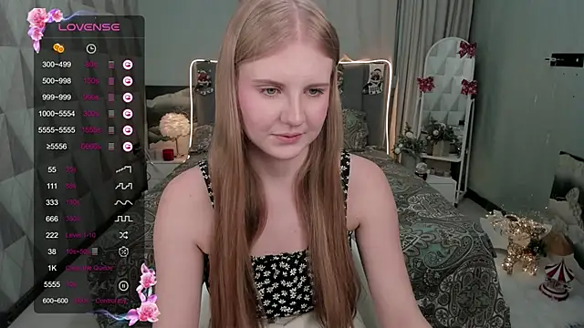 Miss Esmiie online show from 4, 1, 2025