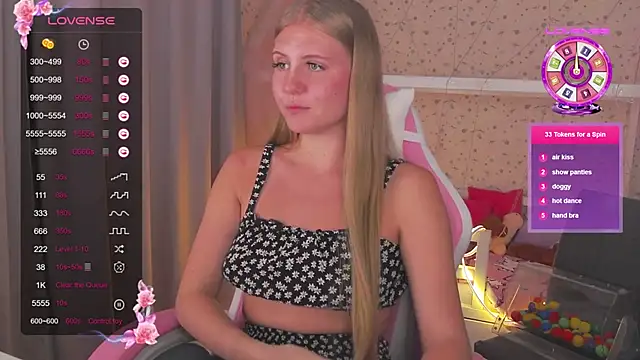 Miss Esmiie online show from 30, 1, 2025