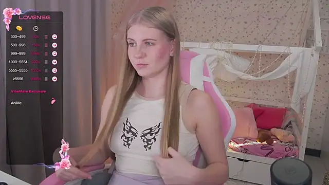 Miss Esmiie online show from 3, 1, 2025