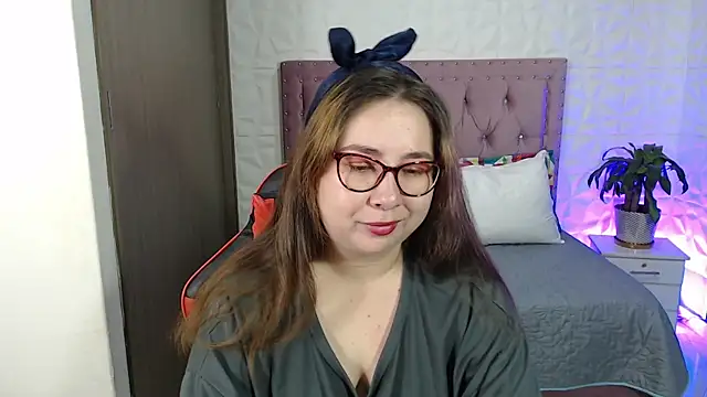 Snapshot of chloe_prg chatting on 22, 2, 2025 chloe prg online show from 22, 2, 2025