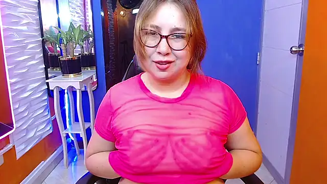 Snapshot of chloe_prg chatting on 12, 3, 2025 chloe prg online show from 12, 3, 2025