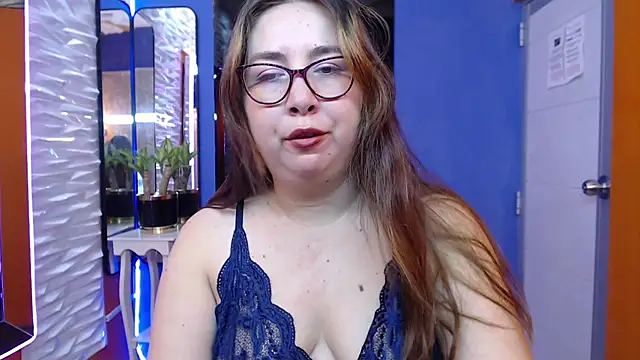 Snapshot of chloe_prg chatting on 21, 2, 2025 chloe prg online show from 21, 2, 2025