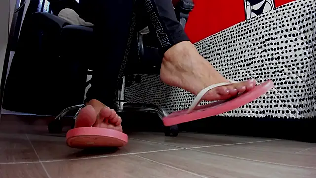 Snapshot of Keiny-Rave chatting on 30, 10, 2025 Keiny-Rave online show from 30, 10, 2025