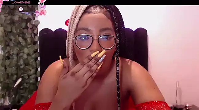 Snapshot of AmyBriiggs chatting on 5, 3, 2025 AmyBriiggs online show from 5, 3, 2025
