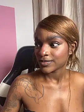 Snapshot of Zizi-campbel chatting on 18, 9, 2025 Zizi-campbel online show from 18, 9, 2025