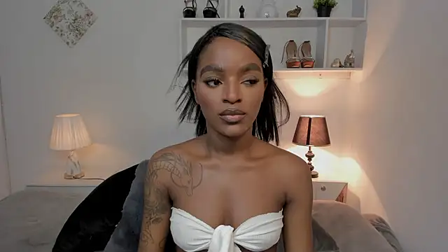 Snapshot of Zizi-campbel chatting on 28, 12, 2024 Zizi-campbel online show from 28, 12, 2024