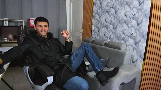 Hideintheoffice online show from 5, 2, 2026