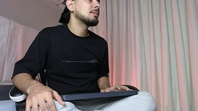 Samir bear online show from 31, 10, 2025