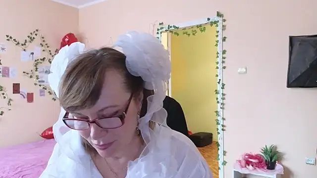 Miss Moren online show from 2, 4, 2026