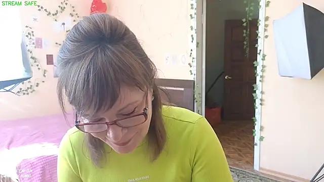 Snapshot of Miss_Moren chatting on 27, 6, 2026 Miss Moren online show from 27, 6, 2026
