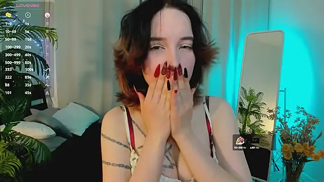 lilithlunna online show from 8, 3, 2025