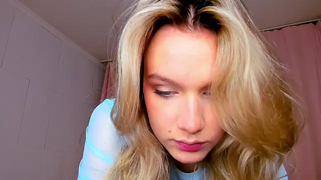 Snapshot of MeowthLilu chatting on 29, 11, 2025 MeowthLilu online show from 29, 11, 2025