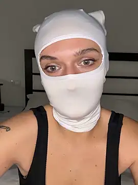 Nikki Hoee online show from 30, 10, 2025