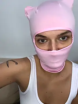 Nikki Hoee online show from 22, 10, 2025