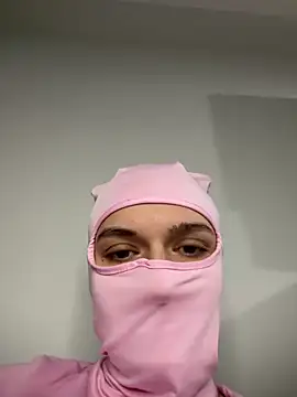 Nikki Hoee online show from 25, 11, 2025