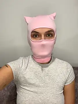 Nikki Hoee online show from 23, 11, 2025