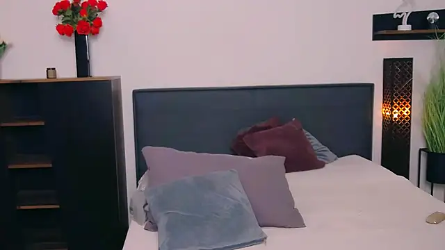 Lia Benini online show from 25, 2, 2026