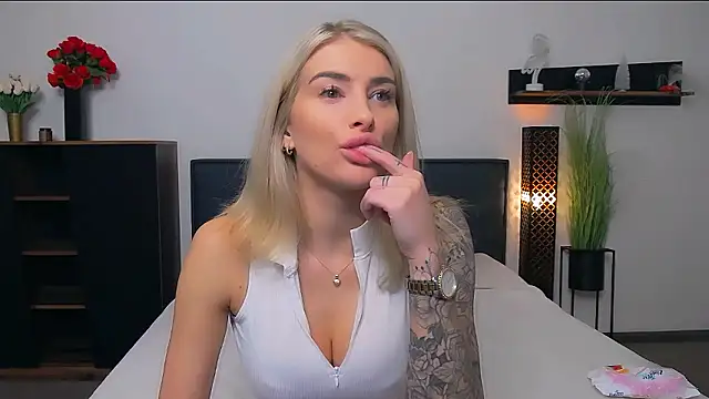 Lia Benini online show from 12, 1, 2026