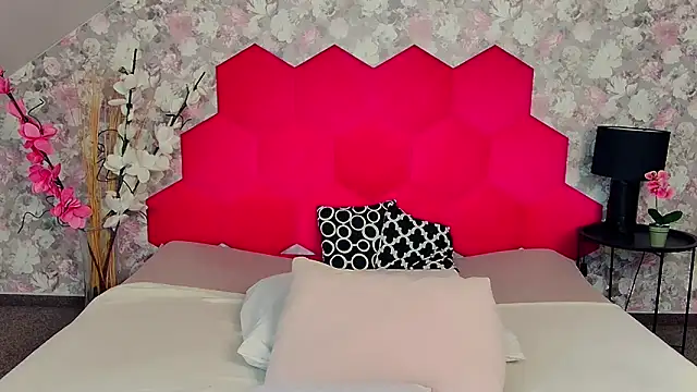 Lia Benini online show from 12, 3, 2026