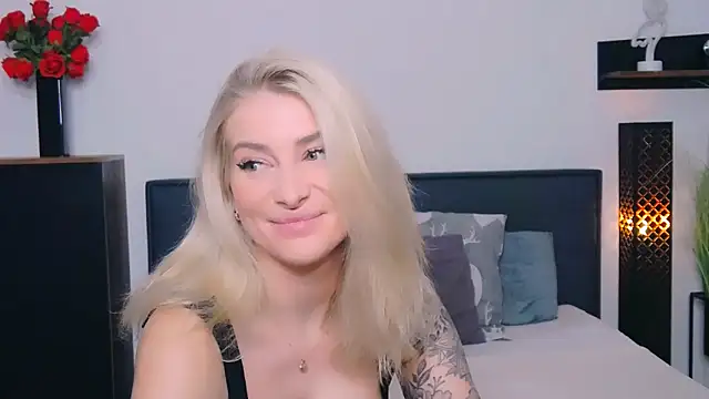 Lia Benini online show from 24, 2, 2026