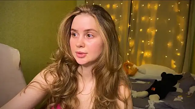 Snapshot of IlonaMurf chatting on 18, 2, 2025 IlonaMurf online show from 18, 2, 2025
