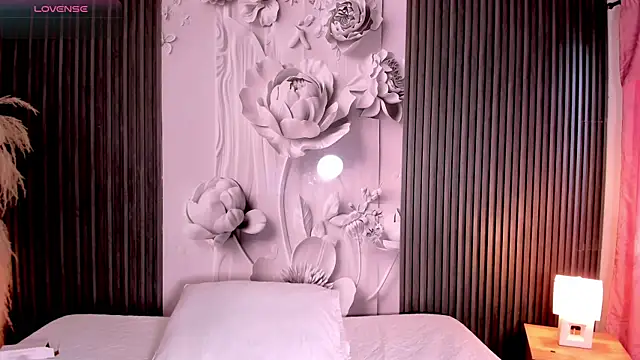 Snapshot of RoseCassie chatting on 9, 7, 2026 RoseCassie online show from 9, 7, 2026
