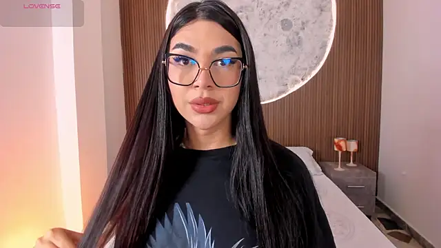 RoseCassie online show from 11, 4, 2026