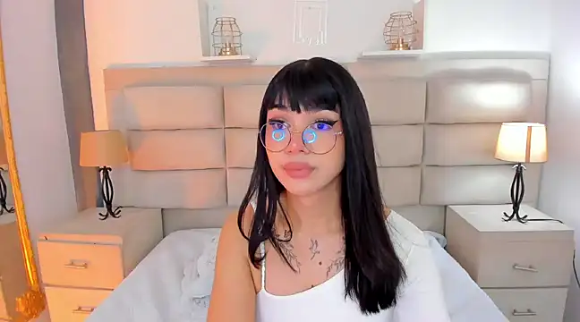 RoseCassie online show from 6, 3, 2025