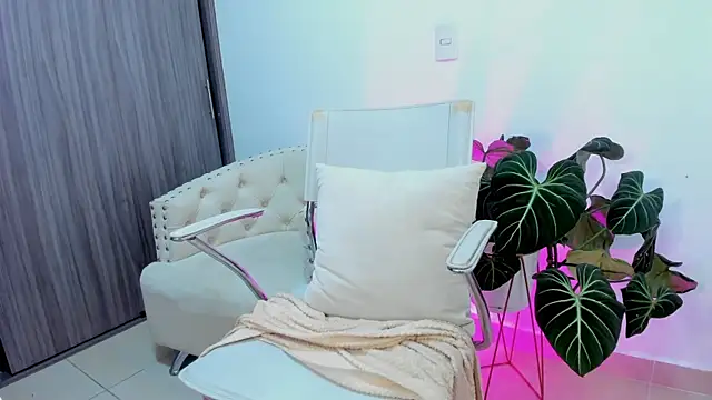 Sara Leblanc online show from 7, 10, 2025