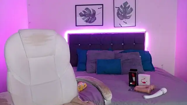 mia collens online show from 15, 11, 2025