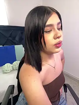 Lily Woodz online show from 3, 2, 2026