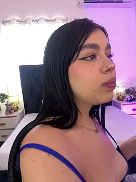 Lily Woodz online show from 4, 6, 2026