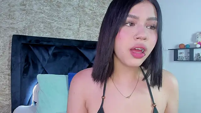 Snapshot of Lily_Woodz chatting on 4, 11, 2025 Lily Woodz online show from 4, 11, 2025