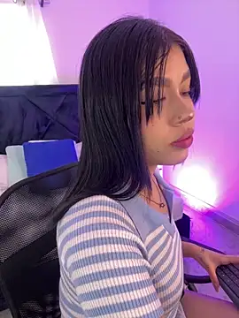 Snapshot of Lily_Woodz chatting on 9, 6, 2026 Lily Woodz online show from 9, 6, 2026