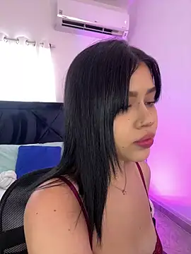Lily Woodz online show from 9, 5, 2026