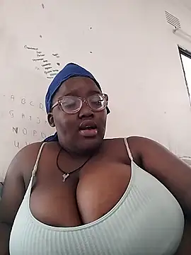 Snapshot of Damm_Bobbies chatting on 24, 10, 2025 Damm Bobbies online show from 24, 10, 2025