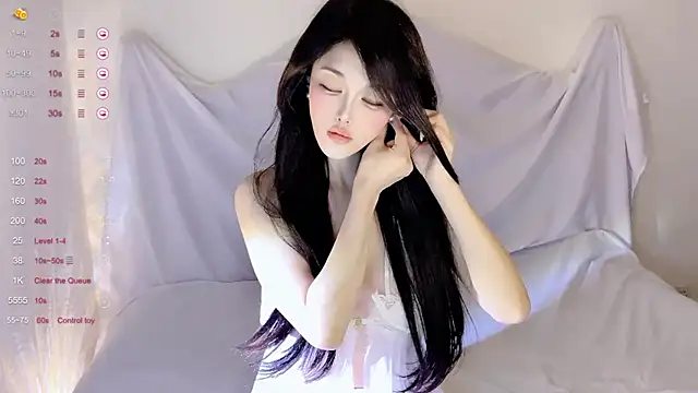 Snapshot of Irene--- chatting on 30, 10, 2025 Irene--- online show from 30, 10, 2025