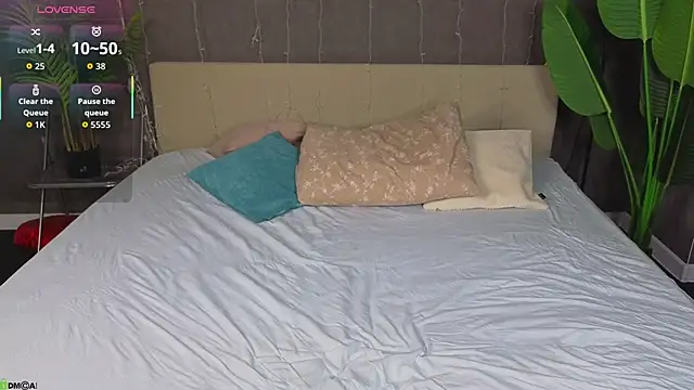 Mollly Rouge online show from 11, 4, 2026