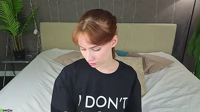 Mollly Rouge online show from 28, 4, 2026