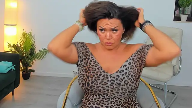 Snapshot of Aileen_Stone chatting on 27, 10, 2025 Aileen Stone online show from 27, 10, 2025