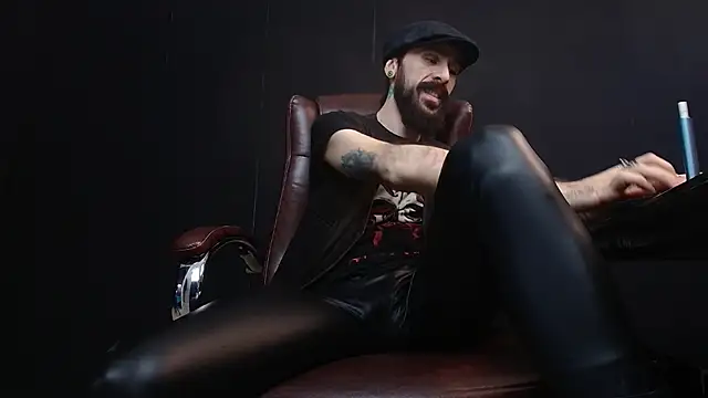 Snapshot of AxelColton chatting on 14, 2, 2025 AxelColton online show from 14, 2, 2025
