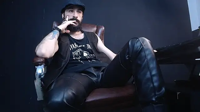 Snapshot of AxelColton chatting on 1, 3, 2025 AxelColton online show from 1, 3, 2025