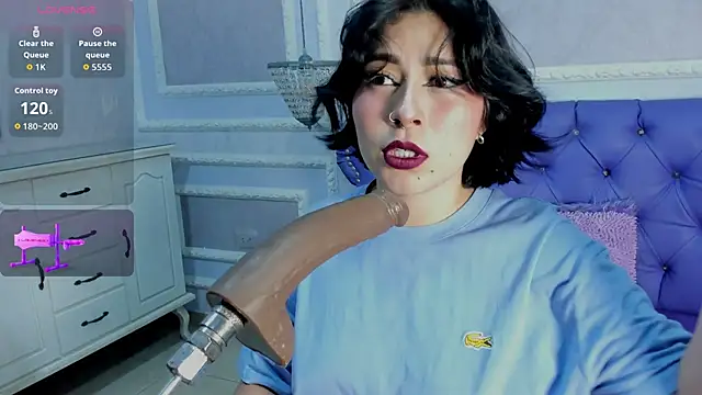 Lily Martinez online show from 2, 11, 2025