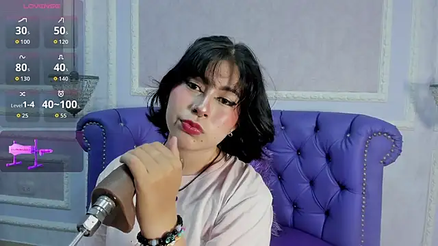 Lily Martinez online show from 28, 11, 2025