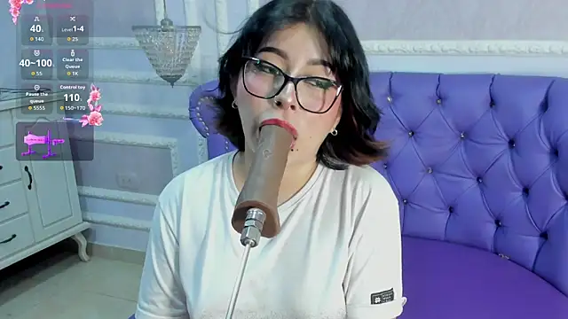 Lily Martinez online show from 28, 2, 2026