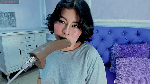 Lily Martinez online show from 17, 10, 2025