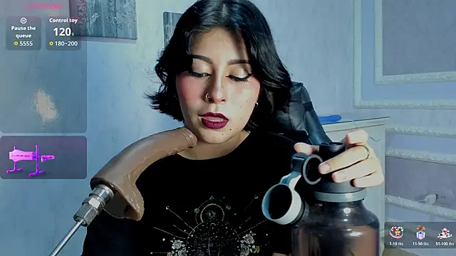 Lily Martinez online show from 26, 10, 2025