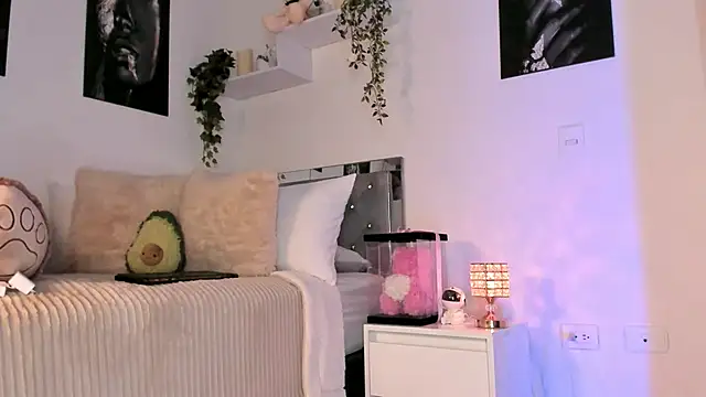 Alissonroses online show from 1, 10, 2025